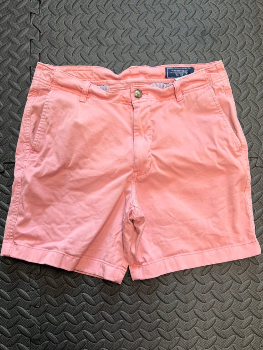 EUC Vineyard Vines Men’s Coral Chino Shorts Size 30